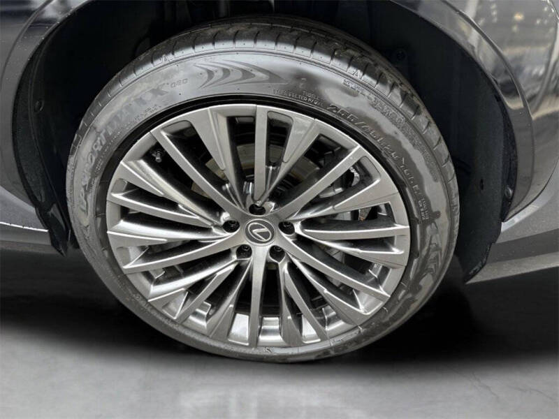 2023 Lexus RZ 450e Luxury