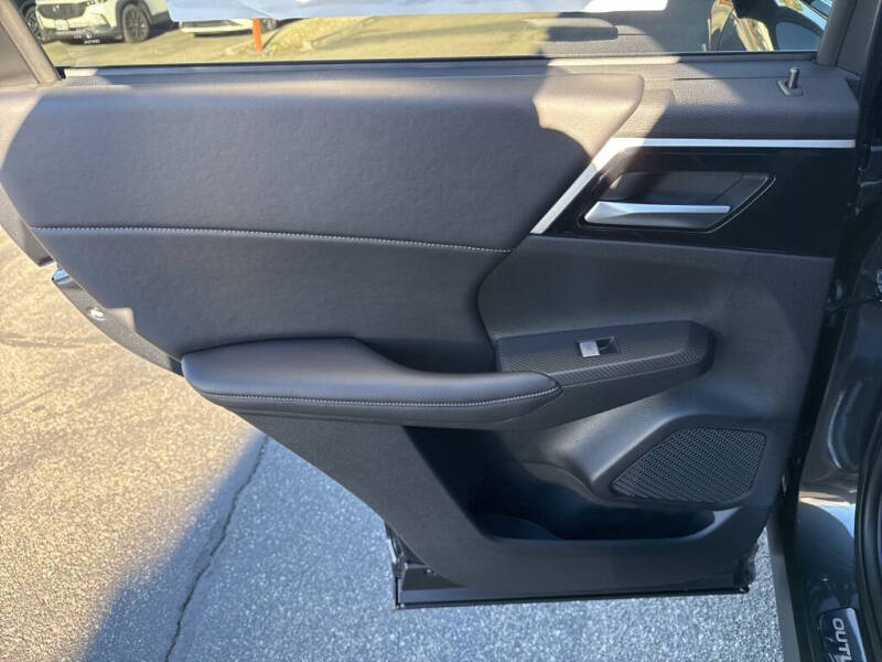 2025 Mitsubishi Outlander PHEV SE