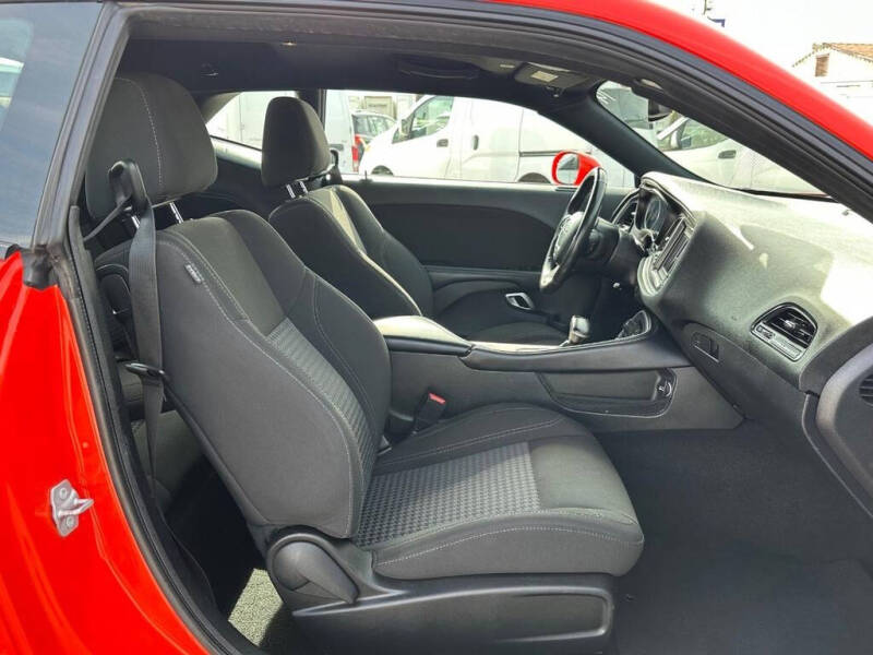 2021 Dodge Challenger SXT