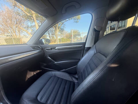 2017 Volkswagen Passat V6 SEL Premium