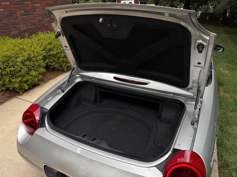 2005 Ford Thunderbird Deluxe