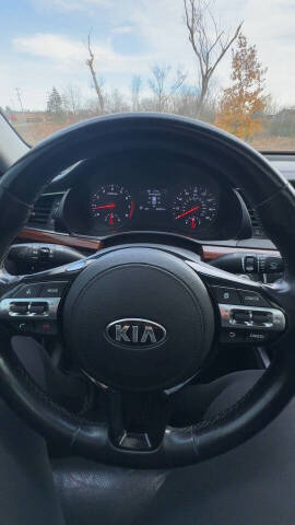 2017 Kia Cadenza Premium