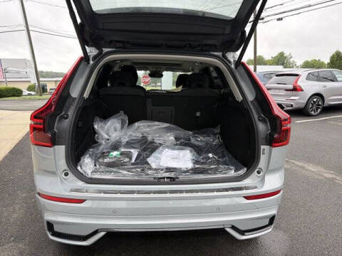 2026 Volvo XC60 T8 Plus