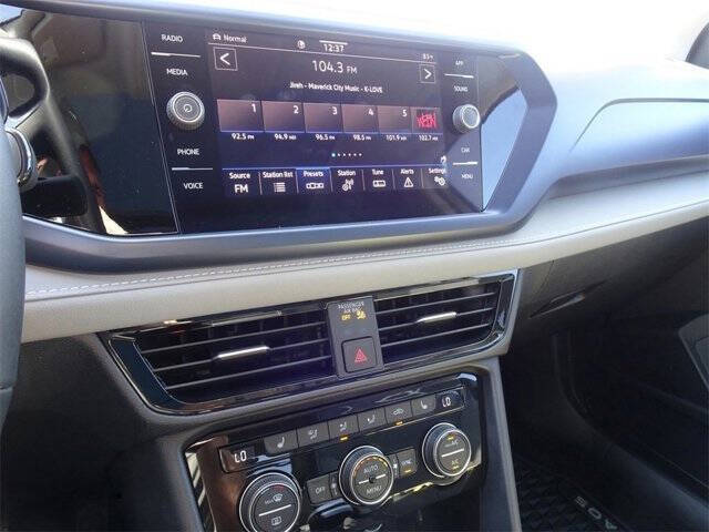 2024 Volkswagen Taos SE 4Motion