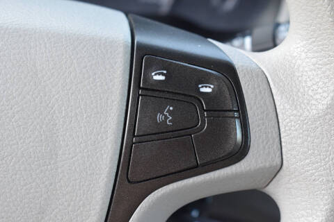 2013 Toyota Sienna LE 8-Passenger