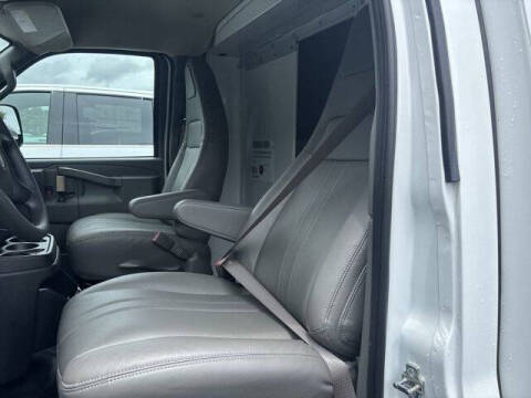 2025 Chevrolet Express 3500