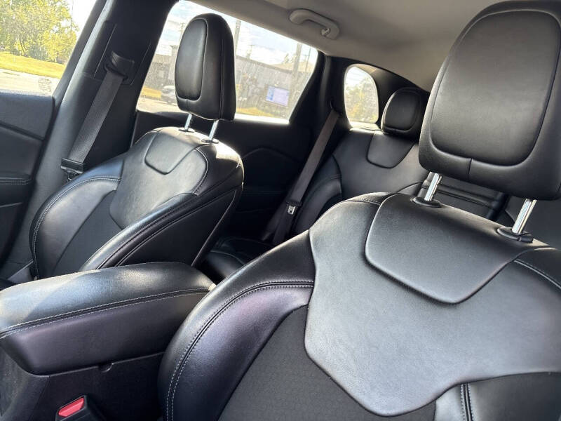 2019 Jeep Cherokee Latitude Plus