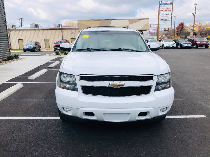 2010 Chevrolet Tahoe LT photo 3