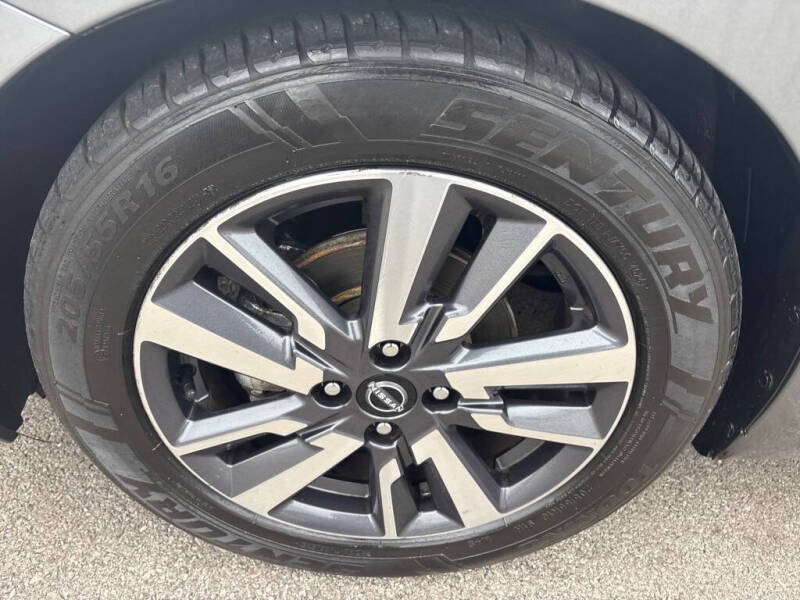 2023 Nissan Versa SV