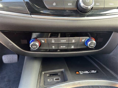 2022 Buick Enclave Essence