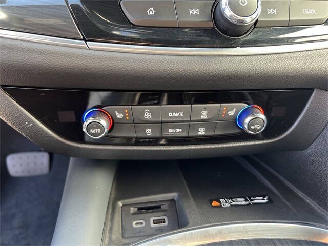 2022 Buick Enclave Essence