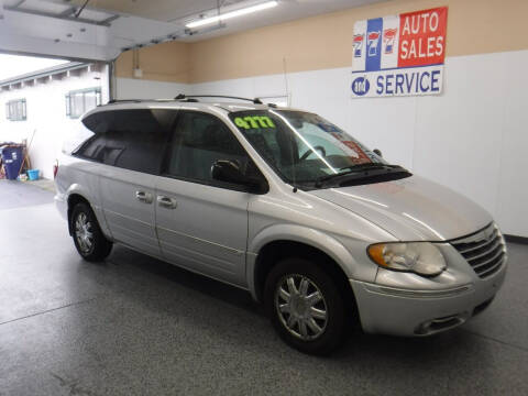 2006 Chrysler Town and Country for sale at 777 Auto Sales and Service in Tacoma WA
