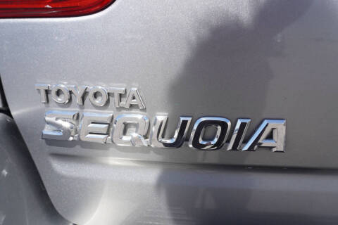 2005 Toyota Sequoia SR5