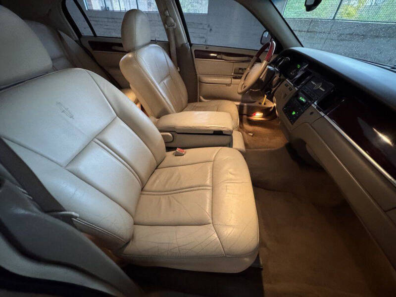 2005 Lincoln Town Car Signature Limited