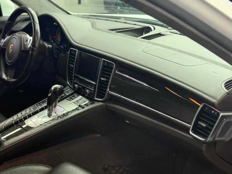 2016 Porsche Panamera GTS