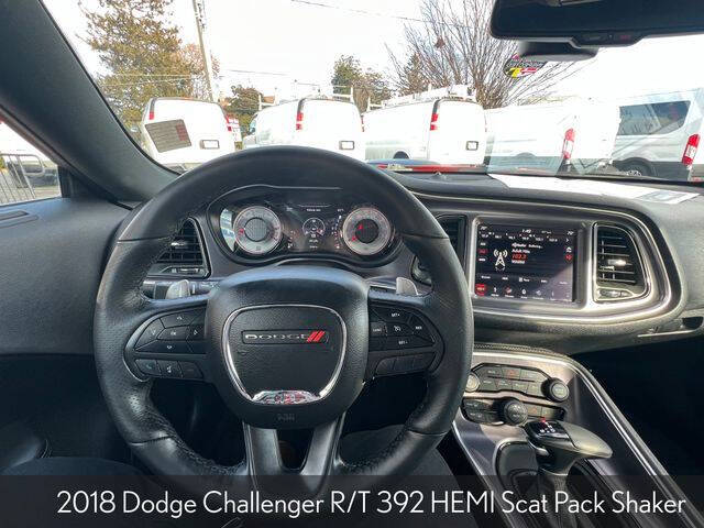 2018 Dodge Challenger 392 HEMI Scat Pack Shaker