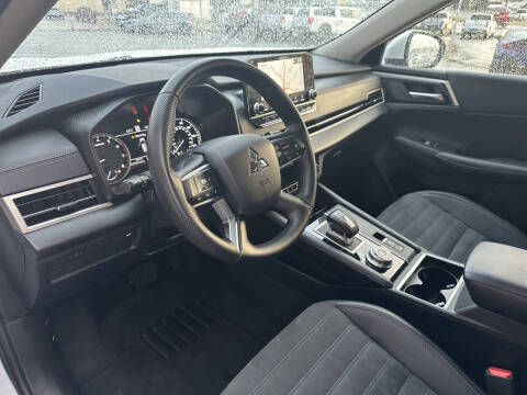 2024 Mitsubishi Outlander SE Black Edition