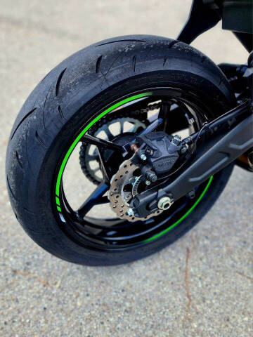 2025 Kawasaki EX650 ABS