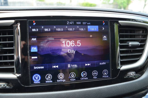 2017 Chrysler Pacifica Touring