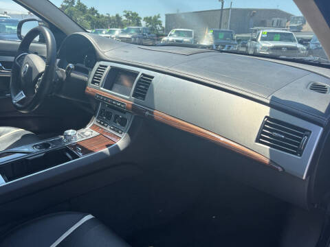 2012 Jaguar XF Portfolio