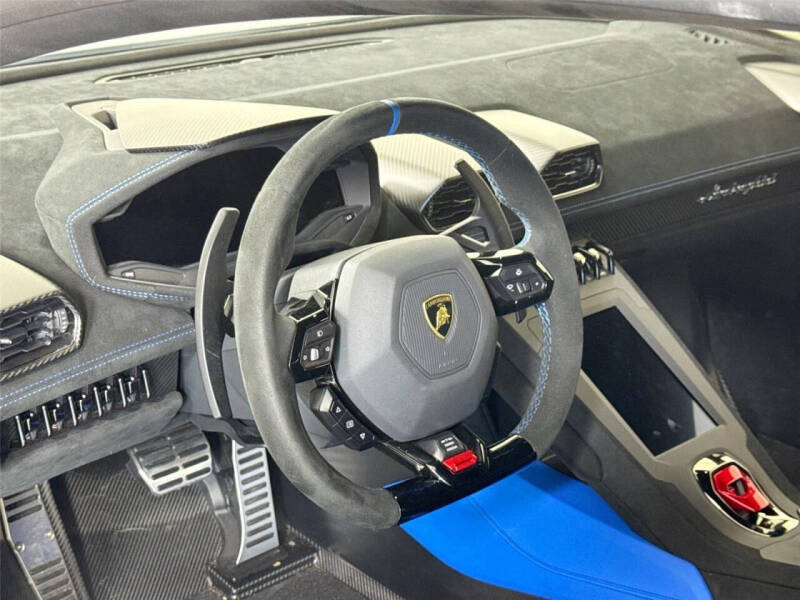 2021 Lamborghini Huracan STO