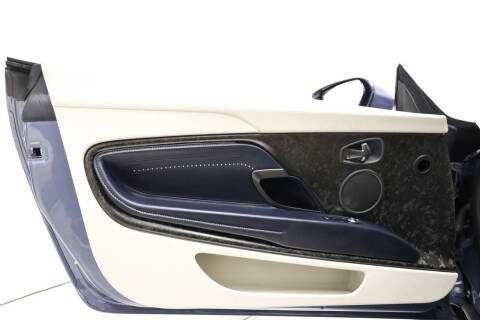 2019 Aston Martin DB11 V8
