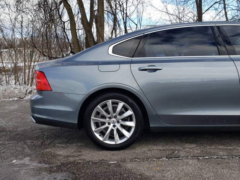 2018 Volvo S90 T6 Momentum