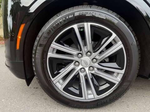 2024 Cadillac LYRIQ Luxury 1