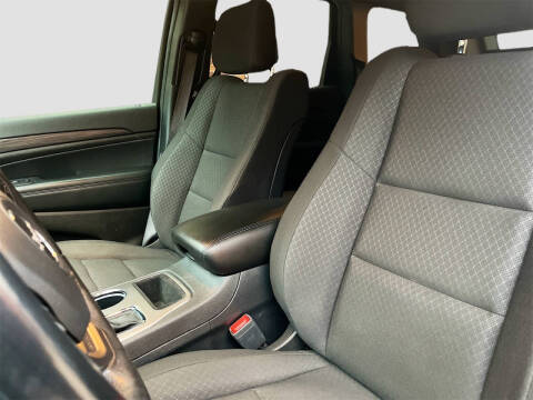 2019 Jeep Grand Cherokee Laredo E