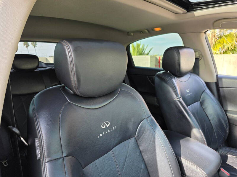 2011 Infiniti FX35