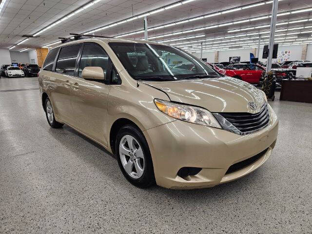 2014 Toyota Sienna LE 8-Passenger