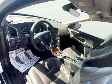 2017 Volvo XC60 T5 Inscription