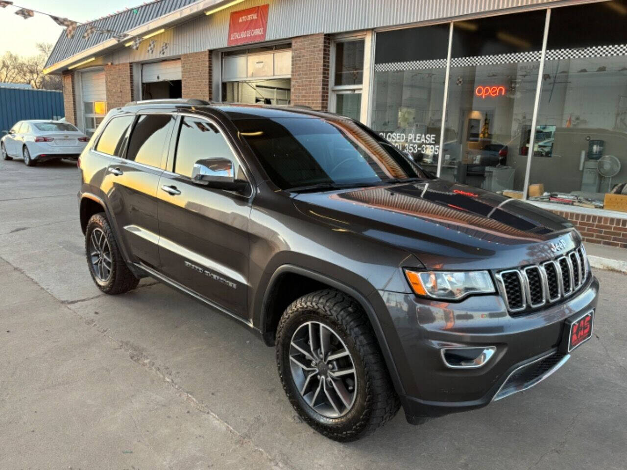 2019 Jeep Grand Cherokee for sale at Kansas Auto Sales in Ulysses, KS