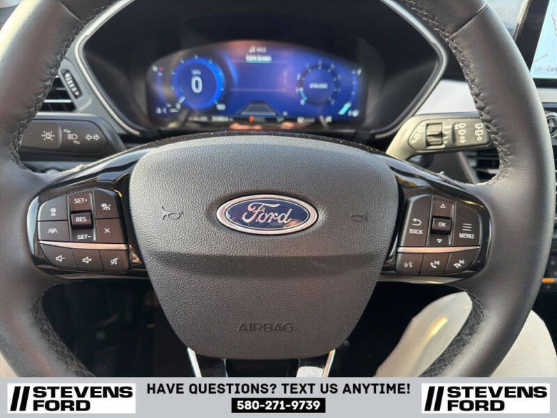 2022 Ford Escape SEL