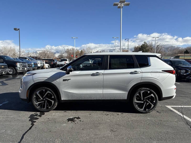 2025 Mitsubishi Outlander PHEV SE