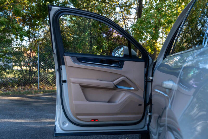 2024 Porsche Cayenne