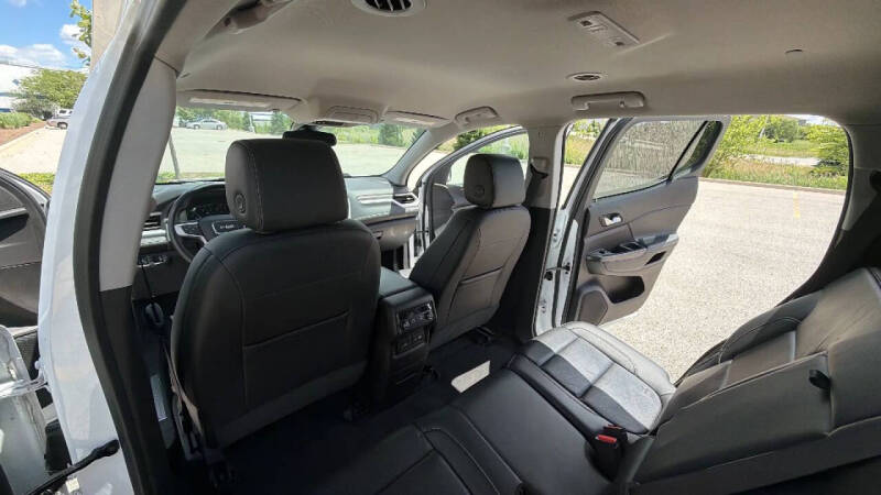 2023 GMC Acadia SLT