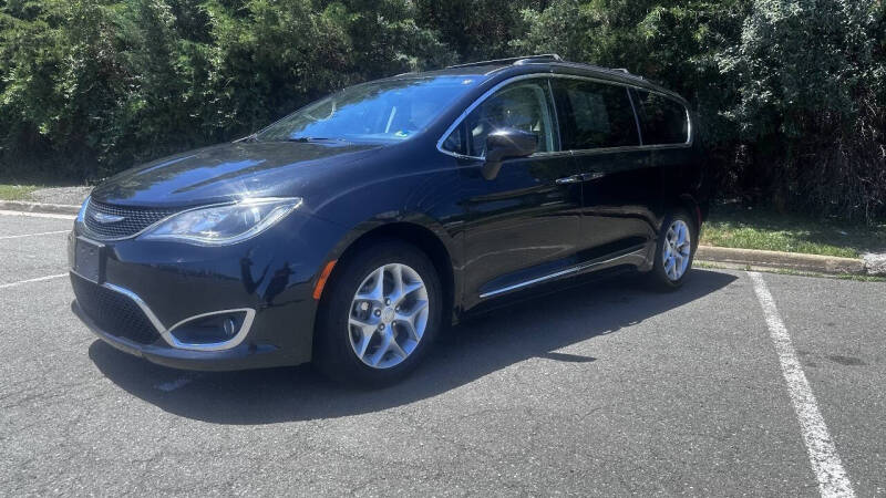 2017 Chrysler Pacifica Touring-L