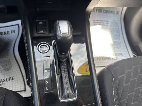 2022 Nissan Kicks SV