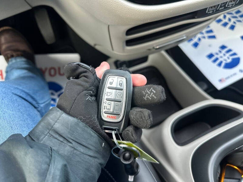 2024 Chrysler Pacifica Touring L