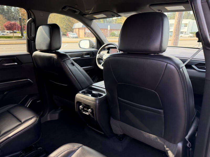 2024 GMC Acadia Elevation