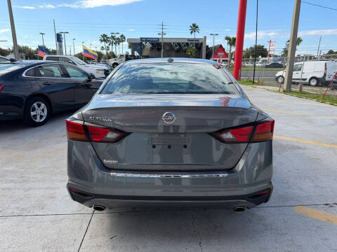 2021 Nissan Altima 2.5 SR