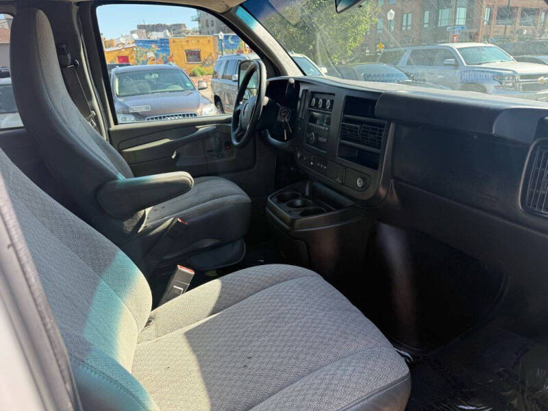 2015 GMC Savana LT 2500