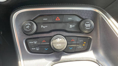 2015 Dodge Challenger SXT Plus