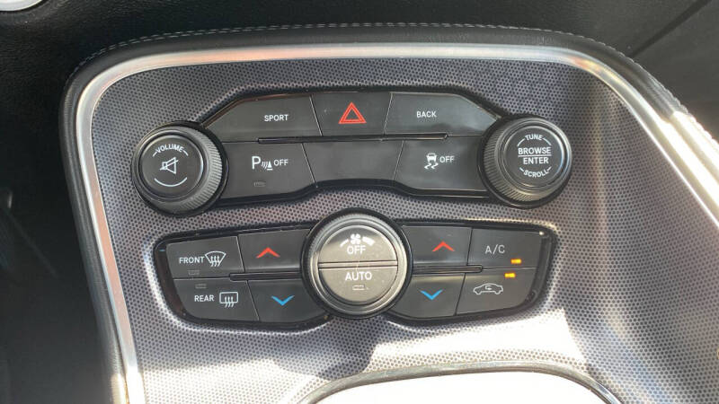 2015 Dodge Challenger SXT Plus