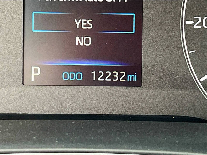 2025 Toyota Corolla Hatchback SE