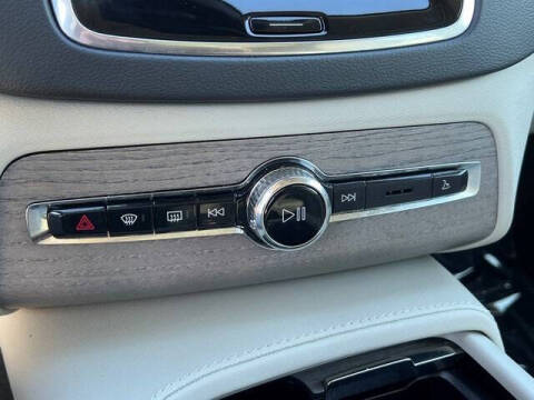 2023 Volvo XC90 Recharge T8 Ultimate Bright Theme 6P