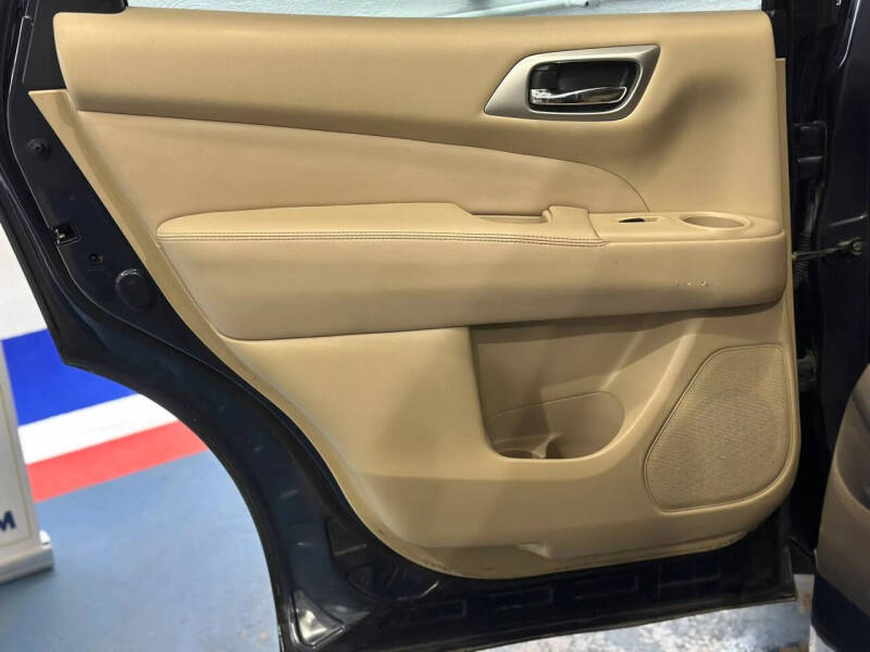 2014 Nissan Pathfinder Platinum