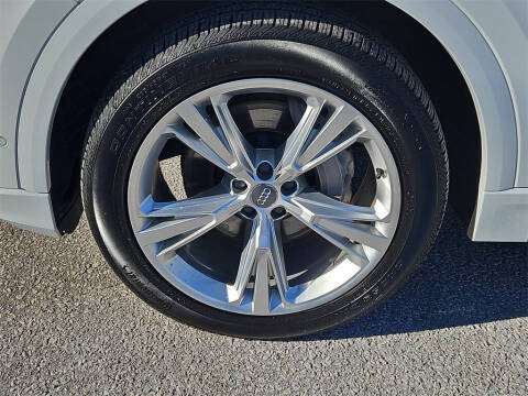 2019 Audi Q8 quattro Premium Plus 55 TFSI