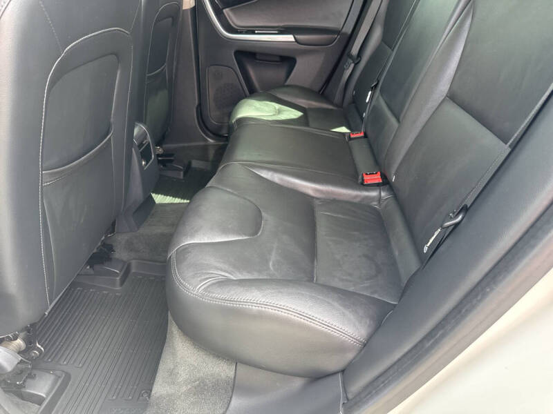 2015 Volvo XC60 T5 Drive-E Premier
